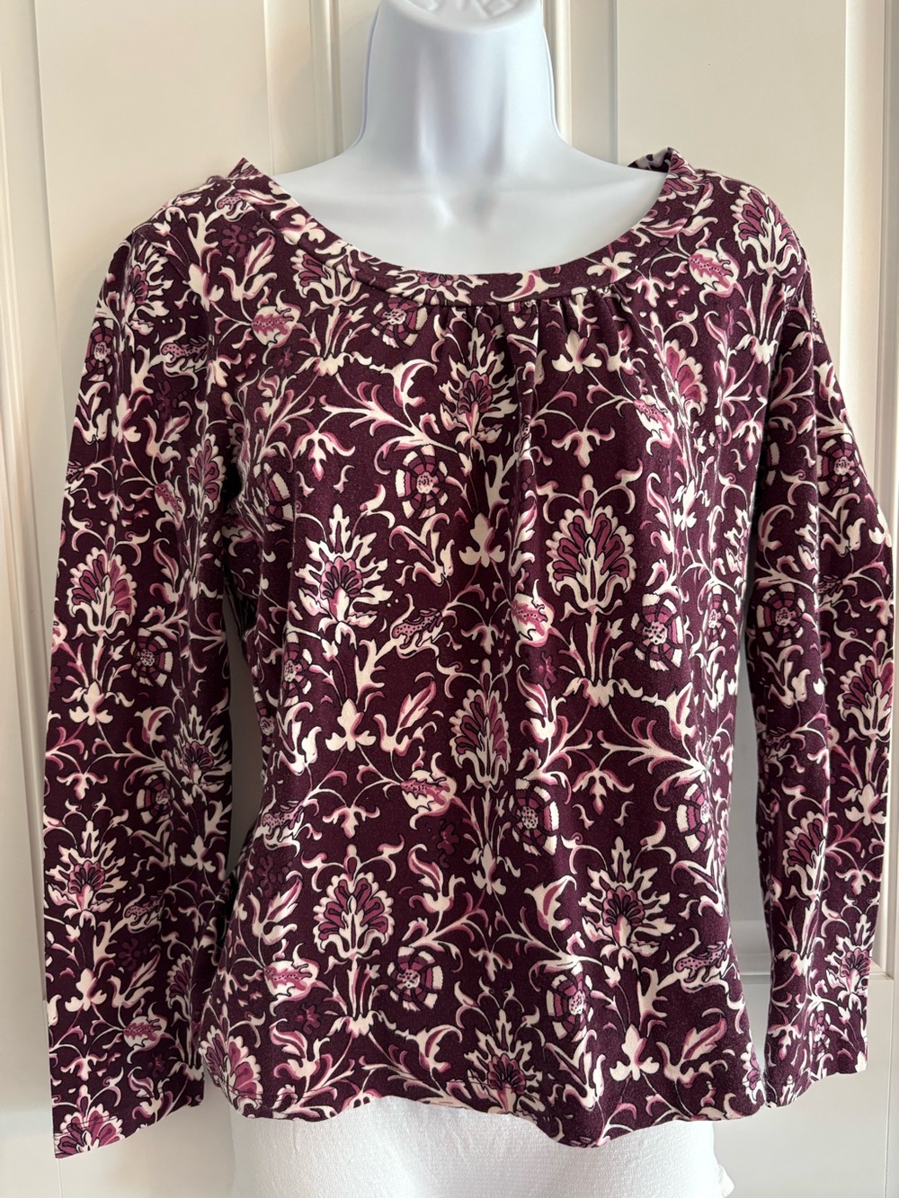 Women's Long Sleeve Scoop Neck Floral Top - Burgundy and Cream